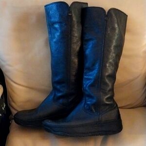 Super nice tall calf black leather boots by FitFlop size 10